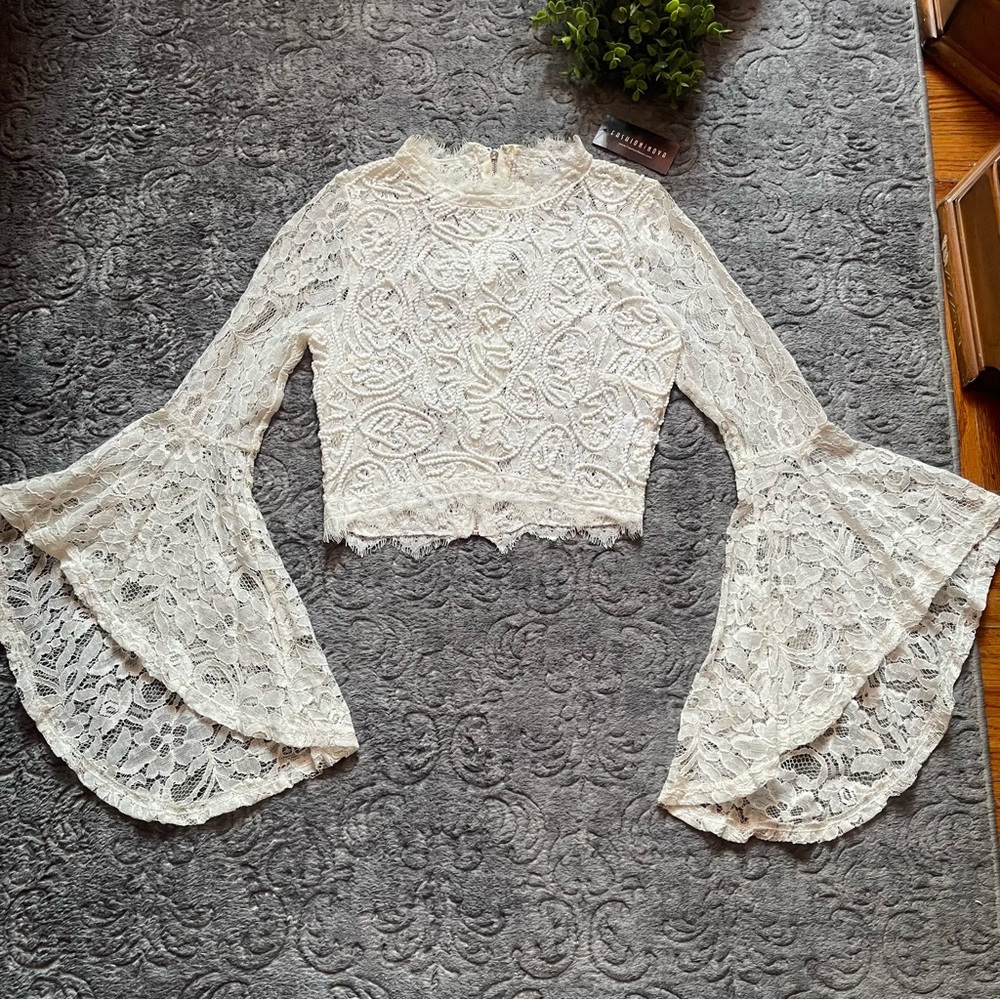 FASHION NOVA White Lace Crop Long Sleeve Top XS
